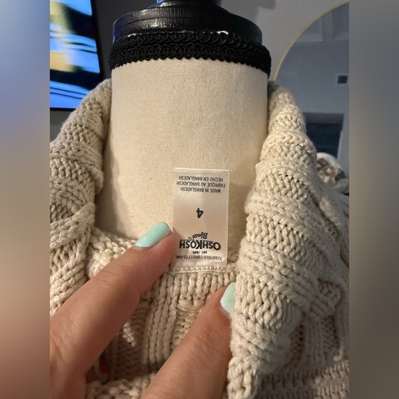 OshKosh B'gosh Ivory Cable Knit Turtleneck Cropped Sweater - Picture 4 of 5